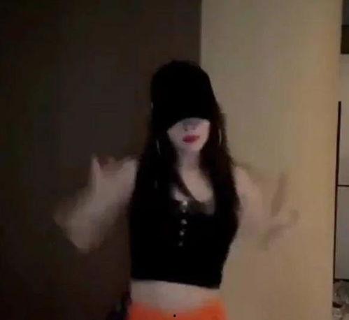 乔妹直播吃瓜群众视频,揭秘网红幕后生活