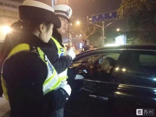 开车女的吃瓜视频,揭秘开车途中趣味瞬间