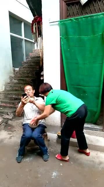吃小瓜放屁多吗视频,吃小瓜放屁多吗？趣味实验大揭秘