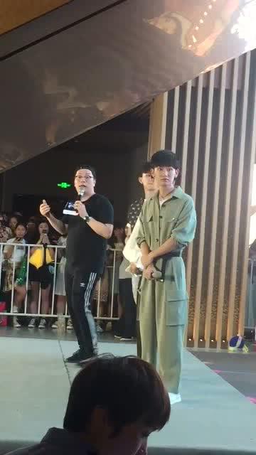 阿令吃瓜视频,揭秘娱乐圈幕后故事