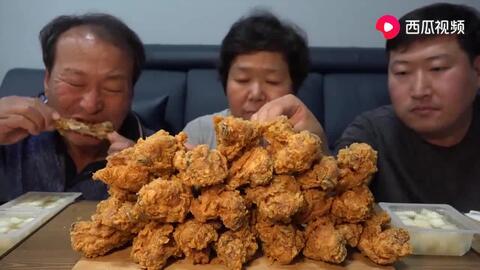老撕鸡吃瓜的视频,揭秘娱乐圈幕后真相