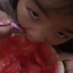 霸气吃瓜女孩视频,揭秘网络红人的魅力与影响力